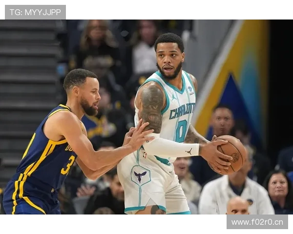 勇士八人得分上双大胜灰熊 霍福德达里程碑